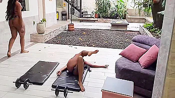 Brianna & Alexa Sexy Workout Youll Want On Repeat