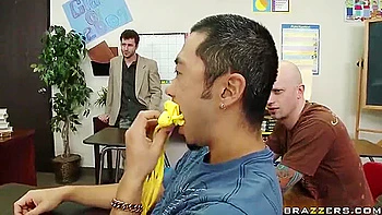 Madelyn Marie - Bra Presentation