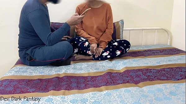 भाई ने बहन को पोर्न वीडियो देखते हुए पकड़ा और चुदाई के लिए मनवा लिया - एपिसोड - 1
