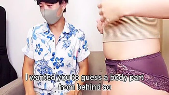 目隠しで彼女のどこを触っているか当てていたらマンコに指を挿入されて亀頭責め手コキや腰振りグラインド騎乗位で強制射精されました 12 Min