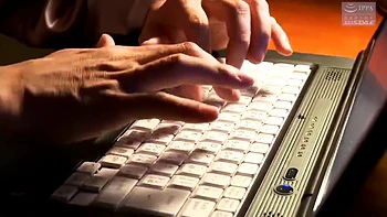 PBT373-LVQKQUSURX114973147