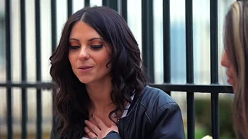 Angy finds in Luna an ideal sensual play partner... - Jacquie et Michel TV