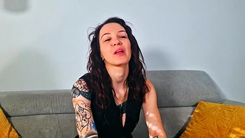 The doctor shows off his skills - Jacquie et Michel TV