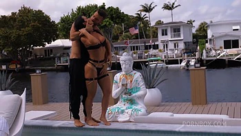 Outdoor To Indoor With Amateur And Sexy Pam Rodriguez