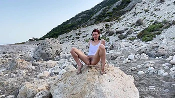 Pee Fuck And Golden Shower On The Beach