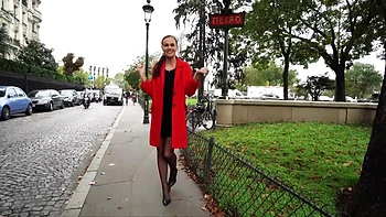 Kate, 25 years old, very sensual photo model... - Jacquie et Michel TV