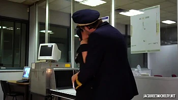 Wild awakening for Anna - Jacquie et Michel TV