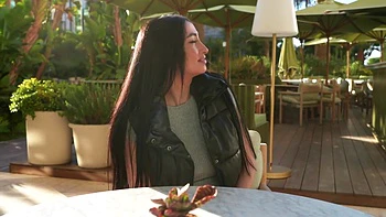 Julie, a beautiful blonde cougar, imposes her will with hard sex! - Jacquie et Michel TV