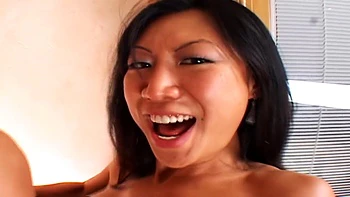 Thai Schlampe Im Urlaub Anal Gefickt