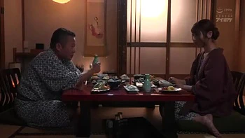 06435,A woman who screams in agony