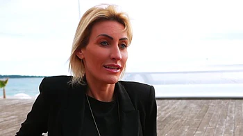 Jessie, 35, farmer in Dole (39)! - Jacquie et Michel TV