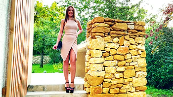 Ariana, 22, caregiver in Toulouse! - Jacquie et Michel TV