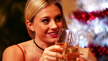 Ariana, a delicious surprise concocted by Miss Alice Wild! - Jacquie et Michel TV