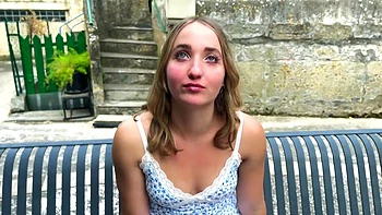 Sya, 33 years old, beautician in Besançon! - Jacquie et Michel TV