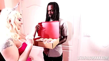 Horny Porn Video Facial Wild - Leya Falcon