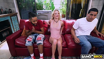 Riley Star Fucks a Fan