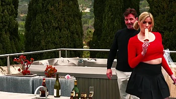 A fantasy tickled the mind of Leila, 23 years old... - Jacquie et Michel TV