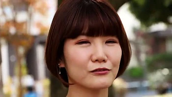 スレンダー美人妻がおっぱい舐められて体ピクッ！クンニで喘ぎ感度は良好