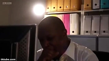 06789,A female voice leaks out in pleasure