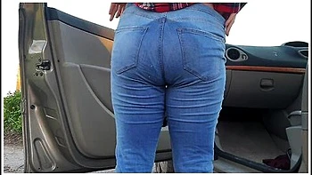 Alice - Blue Jeans Car Wetting!