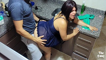 Mature Milf Seduces Plumber With Her Huge Ass