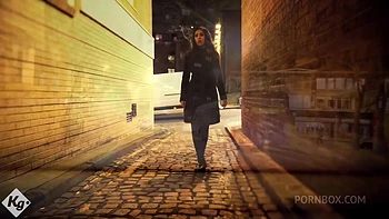 Latina Whore Catches The Attention Of A Horny Punter