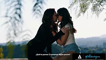 GIRLSWAY - Lovers Chloe Surreal Jessica Ryan Have Passionate Squirting Sex POV - SPANISH SUBTITLES