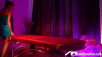 Massage turns into a hardcore fucking session