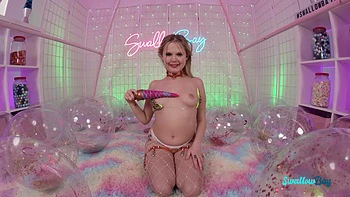 Sweet stepdaughter Coco Lovelock squirting pussy