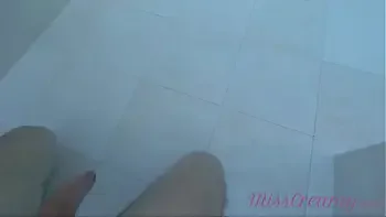 Flashing my dick in front of a young girl in public swimming pool and helps me masturbate - it's very risky with people near - MissCreamy