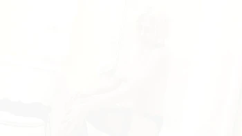 Payton Leigh bathes while playing with her pussy