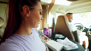 Very convincing hitchhikers - Jacquie et Michel TV