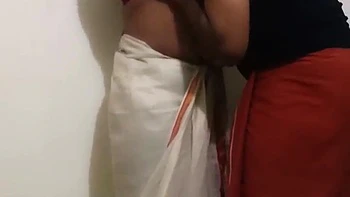 Mallu Hot Girl In Sari #1
