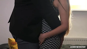 Sandrillon shows great flexibility! - Jacquie et Michel TV