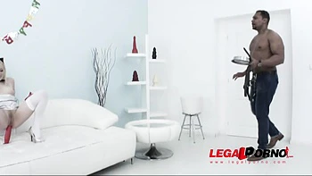 Lola Taylor 4on1 mini gangbang: slut fucked by 4 black cocks