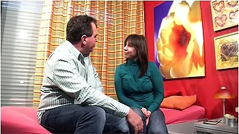 German Street Casting With A Turkish Slut