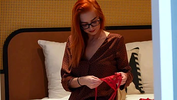 Crystal takes care of her anal frustration... - Jacquie et Michel TV