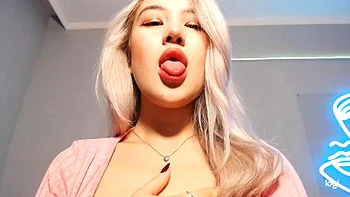 Sua: Blonde, Asian  Masturbation Porn