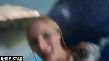 UNTERWASSERFICK IM SCHWANNBAD