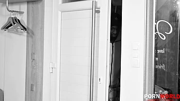 Busty Whore Kira Queen Takes Black Delivery Guy’s Massive Cock GP2253