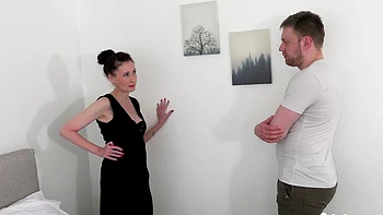 A mature woman with Scarlet’s charm gets fucked by Chris Cobalt in hd