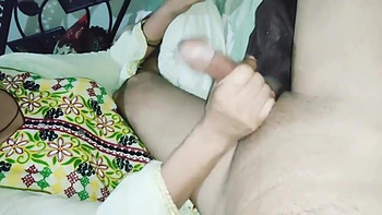 18 Year Old Stepsister Gaves Xxx Closeup Blowjob Of Her And She Take Hot Cum Passionately With Happy Ending