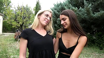 Kira Queen frolics with the sergeant! - Jacquie et Michel TV