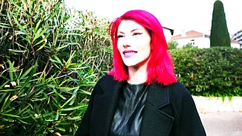 Chipie, 30 years old, reflexologist in Lexin! - Jacquie et Michel TV