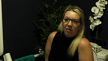 A fat woman has sex with her guy in sexy lingerie