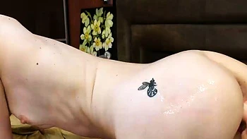 Amateur brunette double toying on webcam