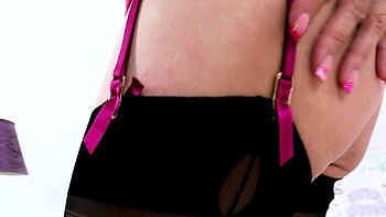 British milf Lucy Gresty fantasizes about your hard cock