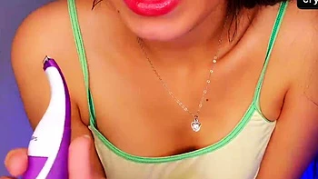 Joi virtual sensacional com cabelereira morena faz