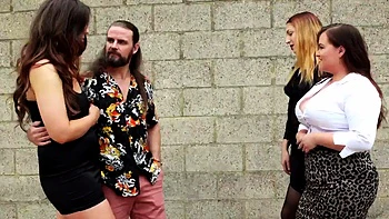 Cumthirsty CFNM babes gives BJ to guy