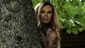 Gorgeous CFNM babes wanking guy outdoor